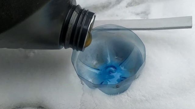 Заморозка до минус 25 градусов масла LUKOIL GENESIS UNIVERSAL 10W-40. смотреть онлайн