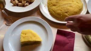 Как и с чем подают мамалыгу по - молдавски.