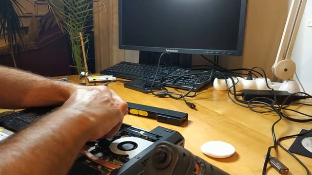 HP ProBook 6560b don't see SSD, only HDD - How to REPAIR смотреть онлайн