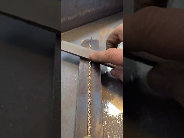 Запиловка золотой цепочки | Gold chain sawing | #shorts смотреть онлайн