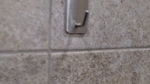 Металлические крючки на двустороннем скотче