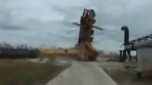 Падение автокрана на севере
