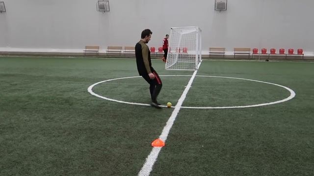 ЗАКРУТИЛ НЕПРЕДСКАЗУЕМЫЙ МЯЧ С МИНУСОВОГО УГЛА смотреть онлайн