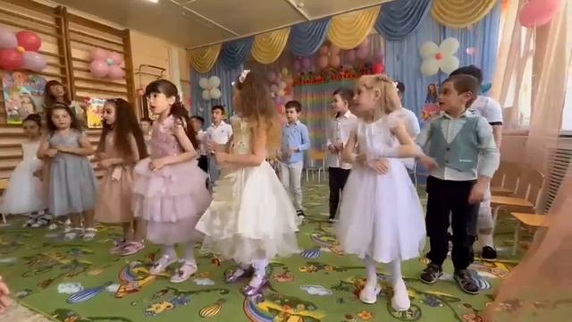 Детский садик.Выпускной. смотреть онлайн