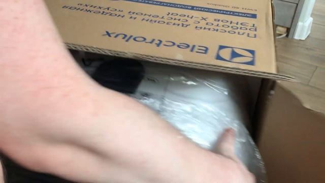Распаковка - Накопительный водонагреватель Electrolux EWH 50 Gladius