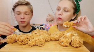 МУКБАНГ/MUKBANG 20 шт. ОСТРЫЕ ? КРЫЛЫШКИ  KFC/ЧЕЛЛЕНДЖ НЕ ЗАПИВАЯ??? кто победит...?