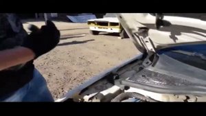 Установка газового упора амортизатора капота на Skoda Yeti 2