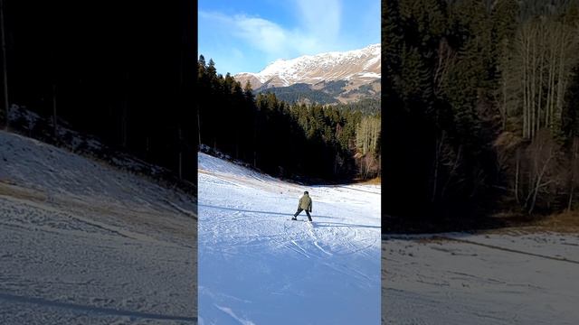 Когда первый день на лыжах, а палки.....уже мешают!!! смотреть онлайн