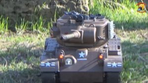 Танк на радиоуправлении с пневматической пушкой