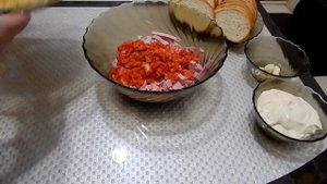 Быстрая пицца из нарезного батона, очень вкусная и простая в приготовлении.