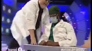 Разрезают человека! Фокусник