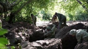 Поисковики центра "Поиск" ведут раскопки в Знаменской роще в Курске