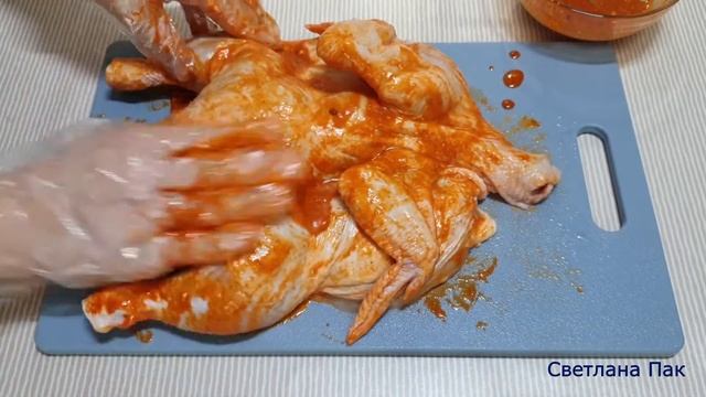 Сочная курица в майонезно-соевом маринаде с овощами в духовке!