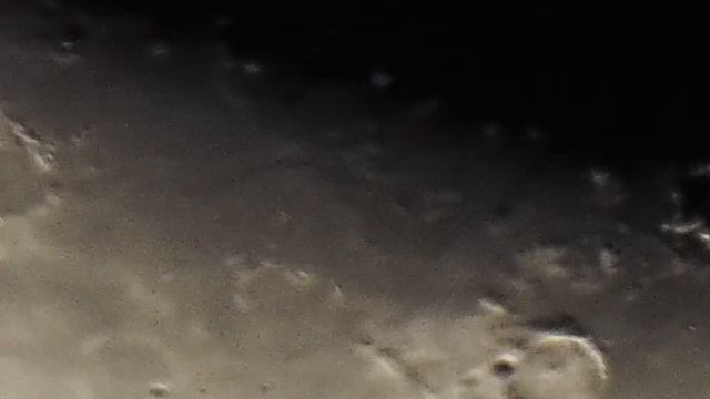 The Moon Through a Celestron C90 MAK Telescope смотреть онлайн