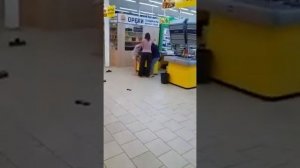 Волгоградку поймали на краже в магазине