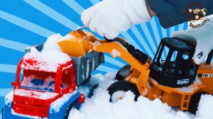 Мультик про машинки. Детские машинки в снегу МанкитуИгры#41