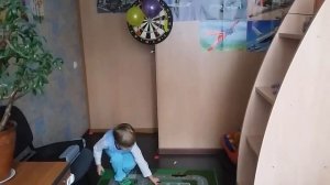 Как научить ребенка кидать в   Дартс