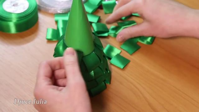 ❉ Ёлочка Новогодняя из лент своими руками / DIY Christmas Tree Ribbon/ Djuce Julia смотреть онлайн