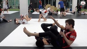 Тренировка по грэпплингу, младшая смена