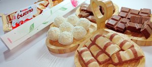 Асмр шоколадный?распаковываю и раскладываю шоколад и шоколадные конфеты?звуки асмр?