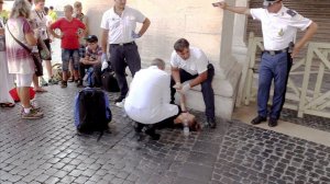 Русские в Европе #5. Скрытая Камера в Церкви. Люди Падают в Обморок. Колизей. Ватикан