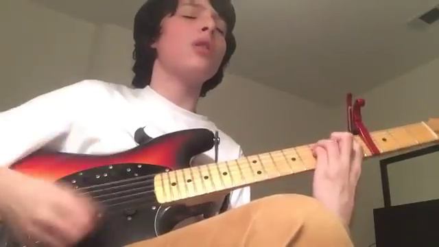 Finn Wolfhard covers Mac DeMarco (singing and playing). смотреть онлайн
