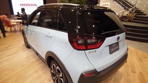 HONDA FIT CROSSTAR(1500cc)ホンダ フィット クロスター