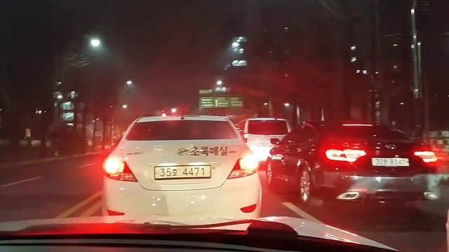 Парковка, дорога, ночной Сеул (декабрь 2014) смотреть онлайн