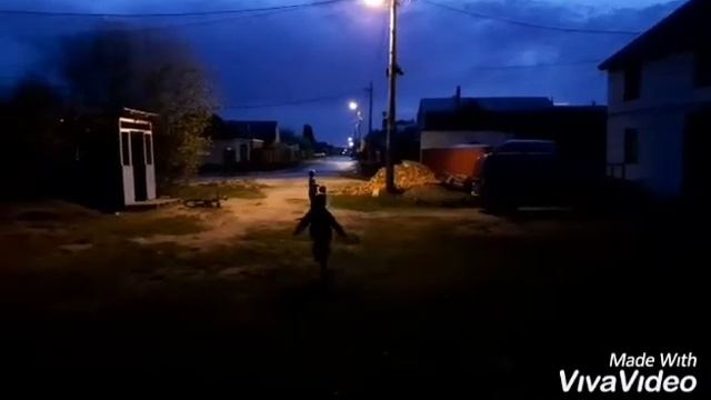 18 мая день рождения майского жжжжука. Эти майские жуки. Ловля майских жуков смотреть онлайн