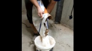 Установка маяков для штукатурки стен.