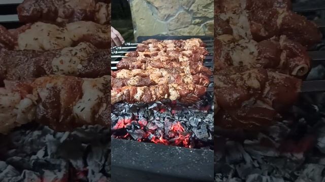 Узбекский шашлык, под приятную музыку. Сочный шашлык.