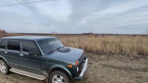 Как правильно добыть зайца .Охотники учитесь как зайца стрелять . В конце самое интересное .