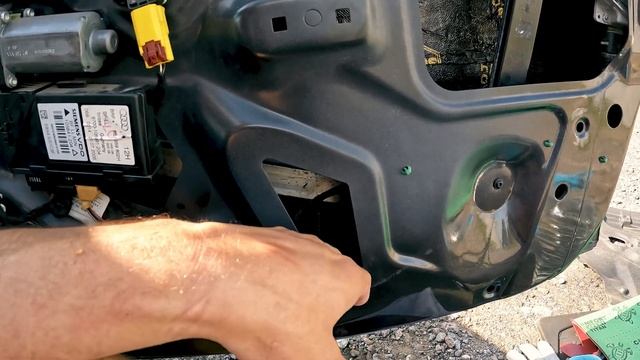 Audi A4 B7. Шумоизоляция своими руками. смотреть онлайн