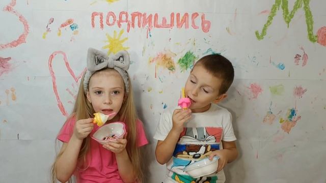 Настоящее мороженое приготовили Вкуся и Медведь - Пломбир из сливок - Мороженое из томата для детей смотреть онлайн