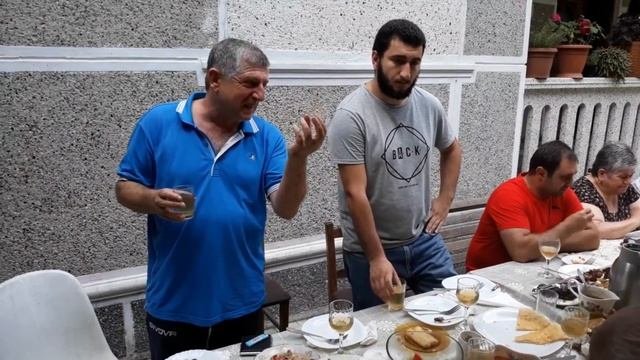 Нетуристическая Грузия. Душевные традиции грузинского застолья.