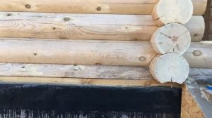 Браширование/шлифовка бани из оцилиндрованного бревна.