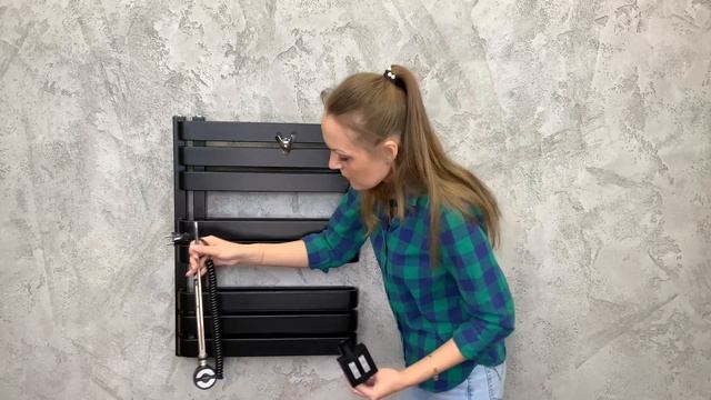 Чёрный полотенцесушитель Terma WARP S 655/500 Ral 9005 SOFT смотреть онлайн