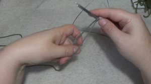 Варежки с большим пальцем индийским клином на двух спицах. Часть 1.