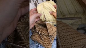 Как вязать/закрыть макушку шапки-тыковки. Убавки чулочными спицами на резинке 1*1. Убавки на макушк