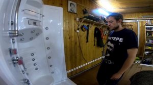 Установил в гараж душевую кабину