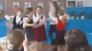 Все дельфины в ураган.Танец.