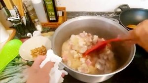 Свинина -  как тушёнка ? очень  вкусная и  ароматная !