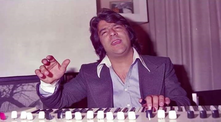 Аҳмад Зоҳир - Ahmad Zahir - احمد ظاهر - Бозӣ ту кардӣ бо сарнавиштам - Boze Tu Kardi смотреть онлайн