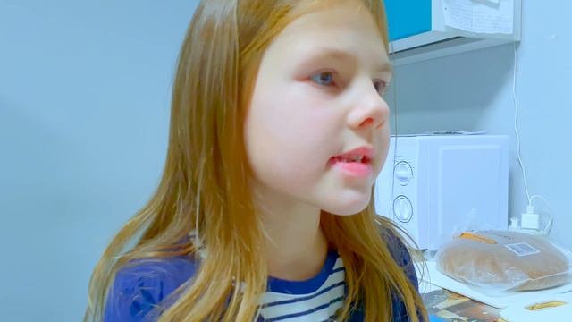 Виола с подружкой ухаживают за Маргаритой