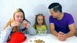 ОТКУСИ, ЛИЗНИ или НИЧЕГО С ПАПОЙ / Новый Челлендж