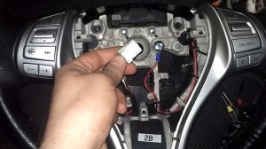 Установка подогрева руля Ниссан Qashqai j11 часть 2