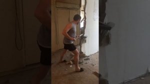 Демонтаж перегородки в панельном доме