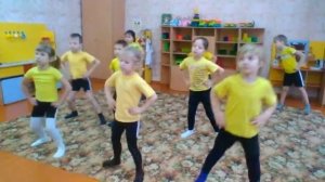 Утренняя зарядка в старшей группе под музыку.