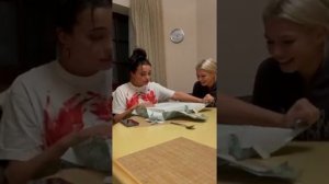 ЮЛЯ ГАВРИЛИНА ПОДАРИЛА АЙФОН ВАЛЕ КАРНАВАЛ На день рождения #tiktok #карнавал #валякарнавал #гаврил