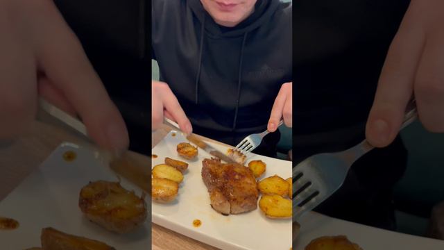 Дали Раскраску В Ресторане